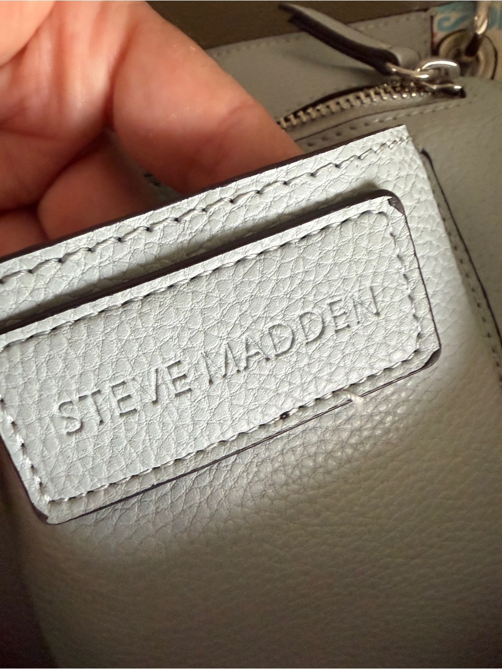 Steve Madden White Tote with Multicolor Logo Pouch - Picture 6 of 8